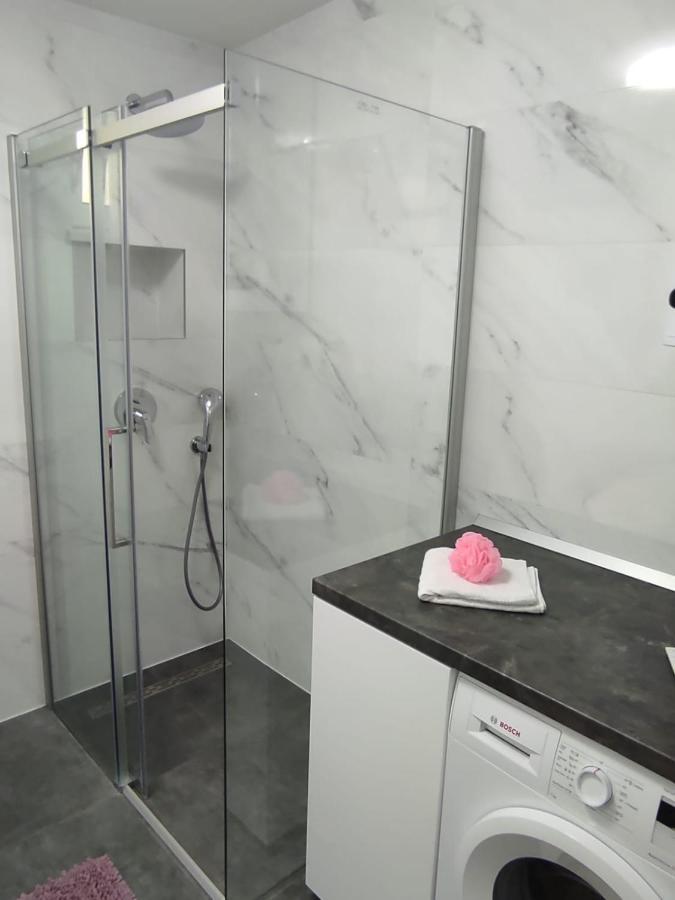 Apartman Koko With Private Jacuzzi ماكارسكا المظهر الخارجي الصورة