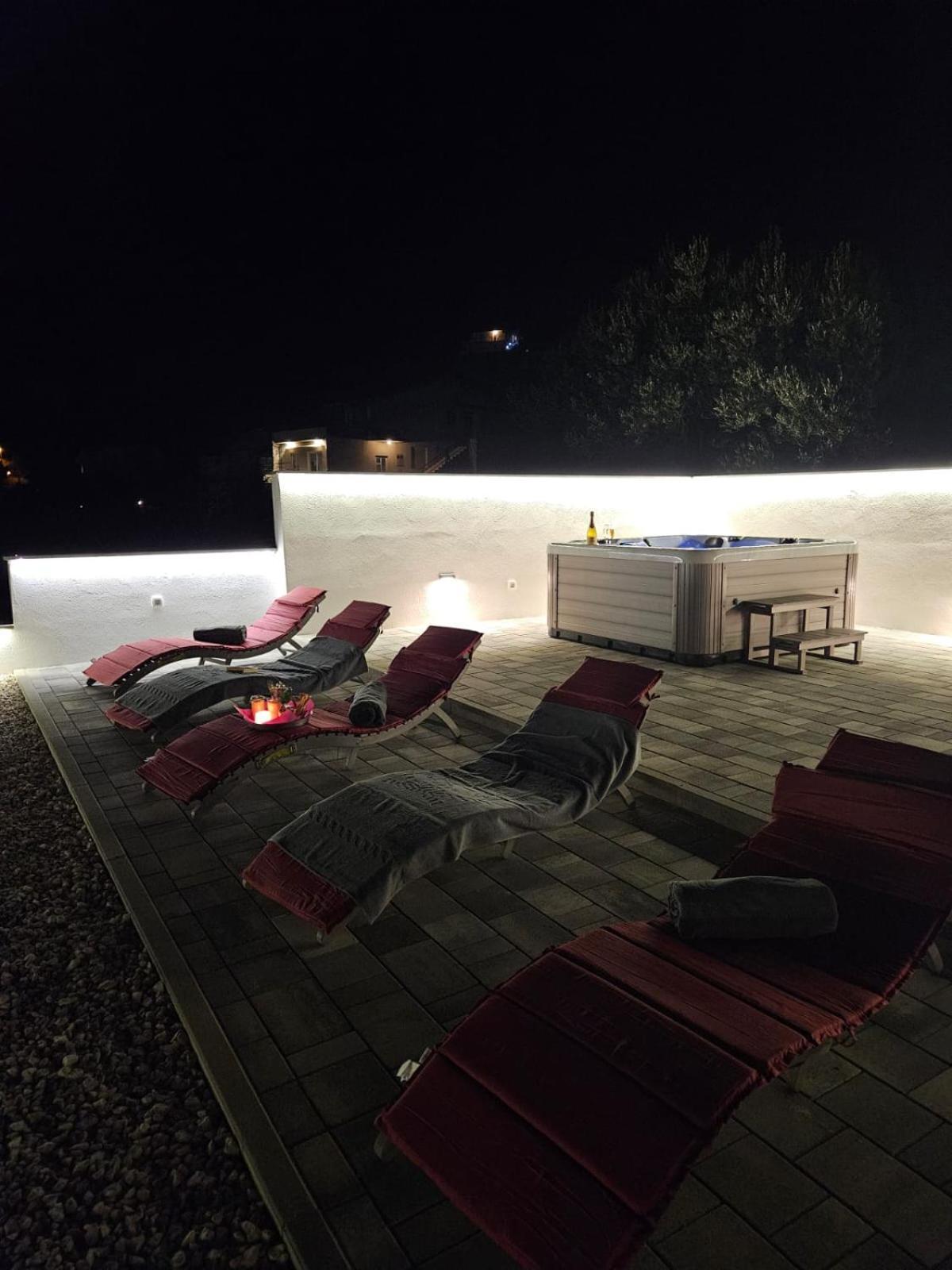 Apartman Koko With Private Jacuzzi ماكارسكا المظهر الخارجي الصورة