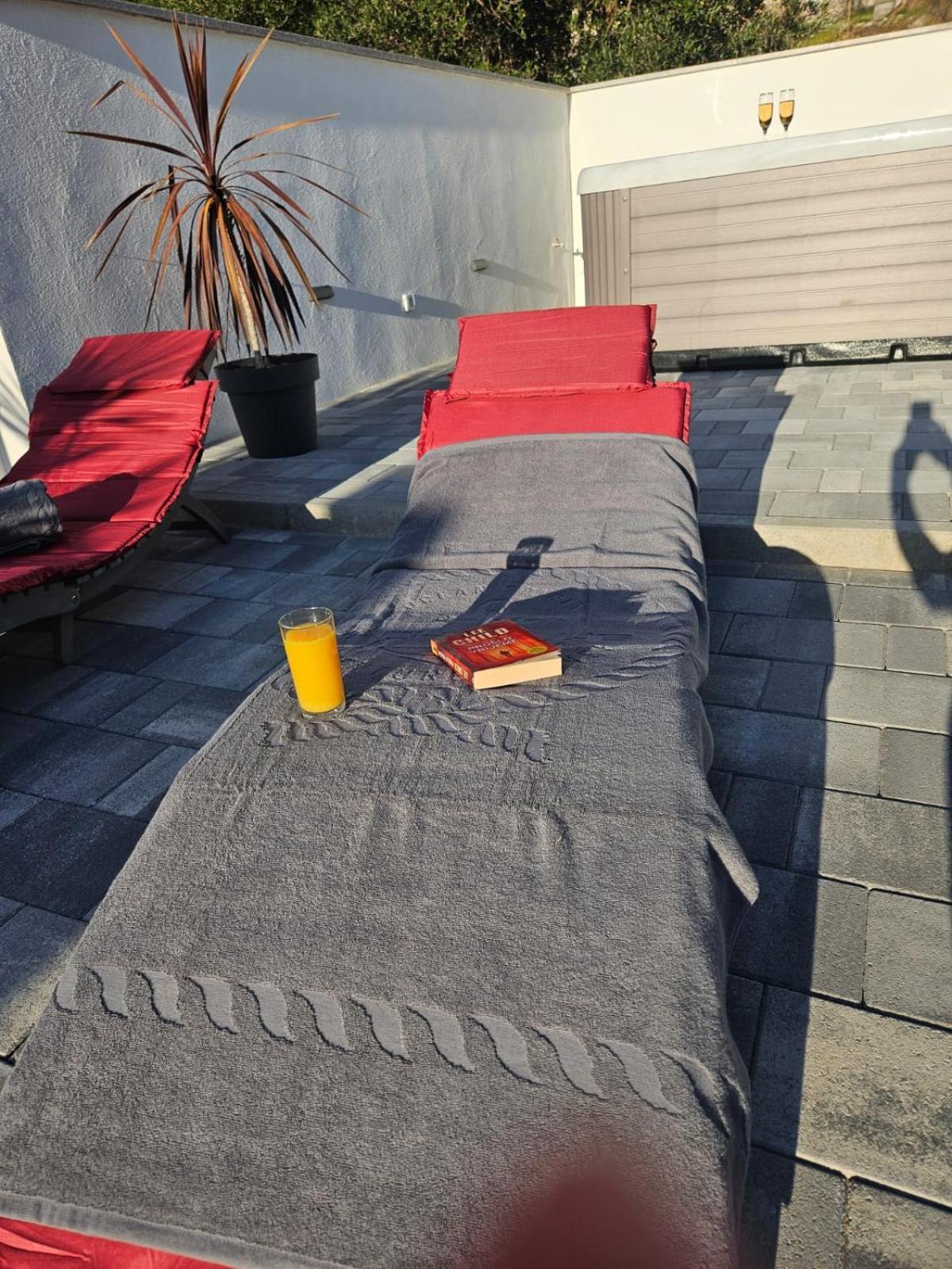 Apartman Koko With Private Jacuzzi ماكارسكا المظهر الخارجي الصورة