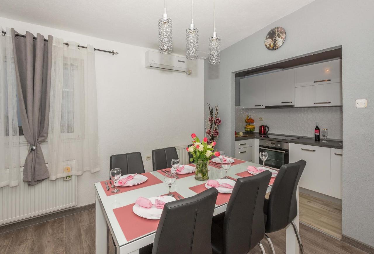 Apartman Koko With Private Jacuzzi ماكارسكا المظهر الخارجي الصورة