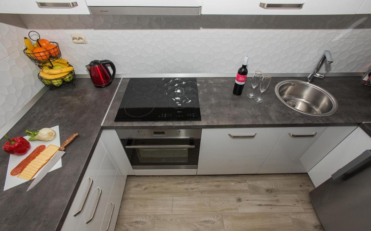 Apartman Koko With Private Jacuzzi ماكارسكا المظهر الخارجي الصورة