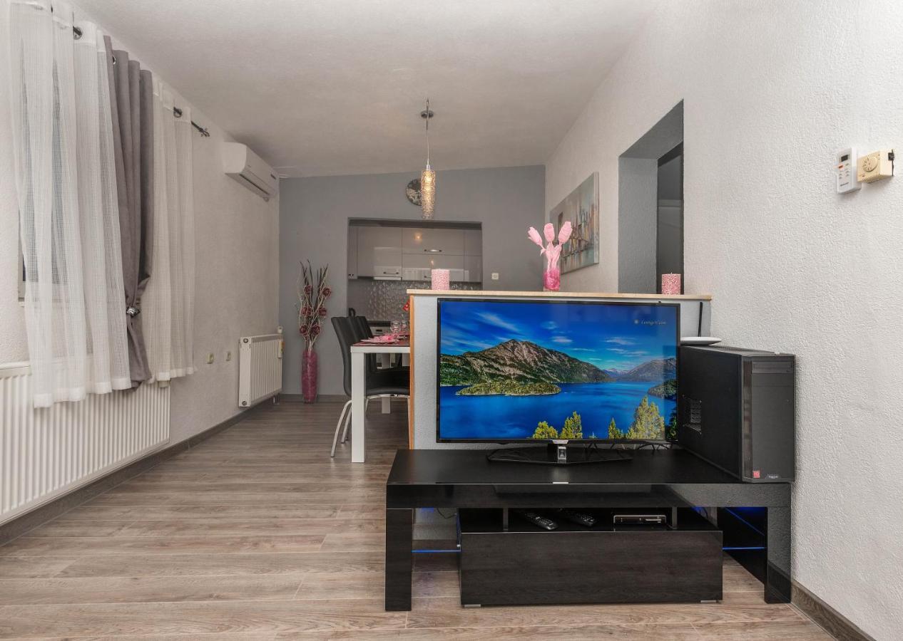Apartman Koko With Private Jacuzzi ماكارسكا المظهر الخارجي الصورة