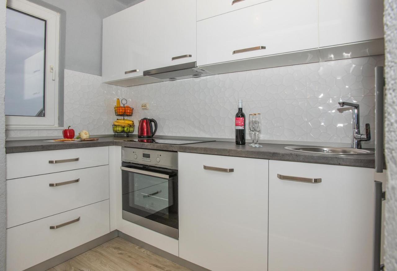 Apartman Koko With Private Jacuzzi ماكارسكا المظهر الخارجي الصورة